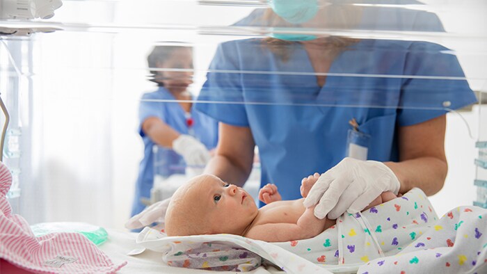 Apoyando las posibilidades de supervivencia de un bebé prematuro