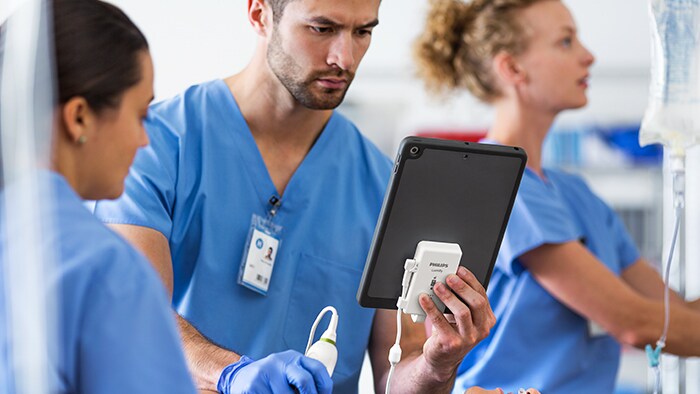 Jóvenes profesionales de la salud son más propensos al uso de tecnologías