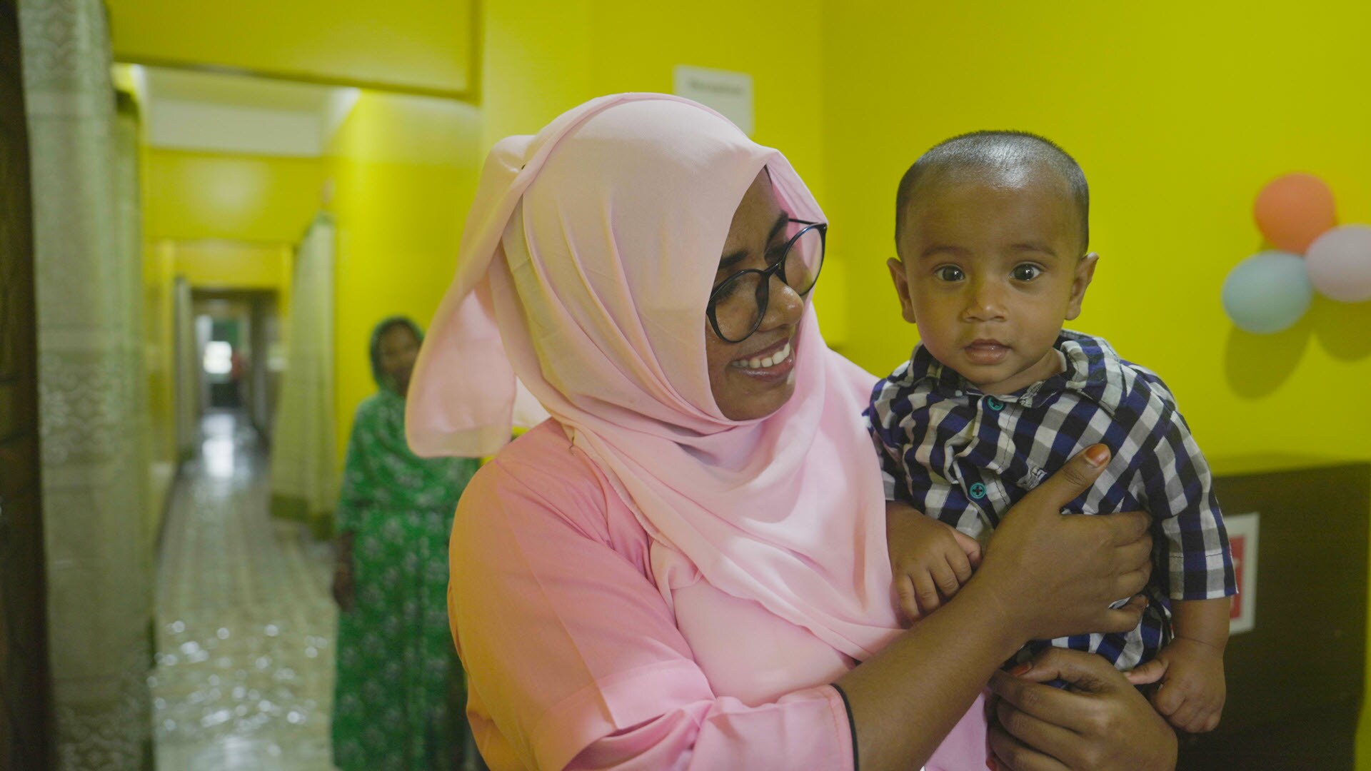 In partnership with BRAC, Philips Foundation bridges healthcare access gaps for vulnerable populations living in remote and underserved riverine islands in Bangladesh (© Sadiqure Rahman Himu).